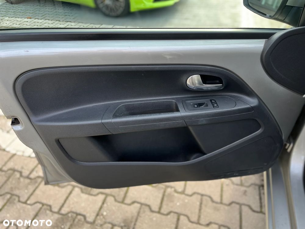 Volkswagen up! 1.0 move - 10
