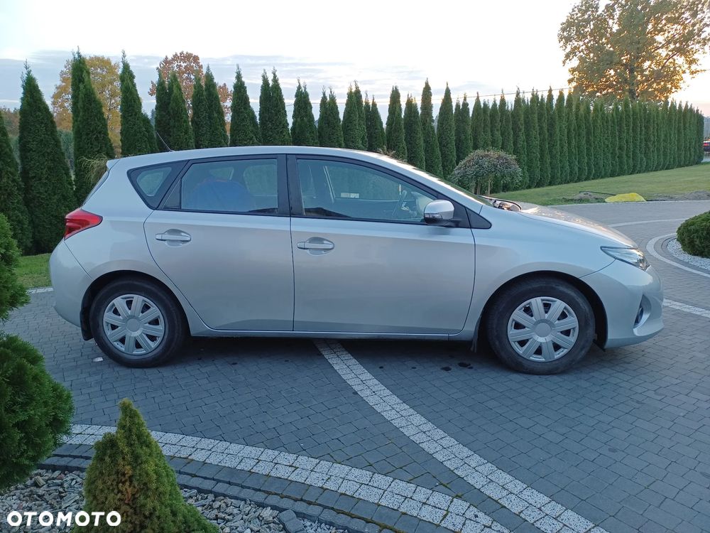 Toyota Auris - 4