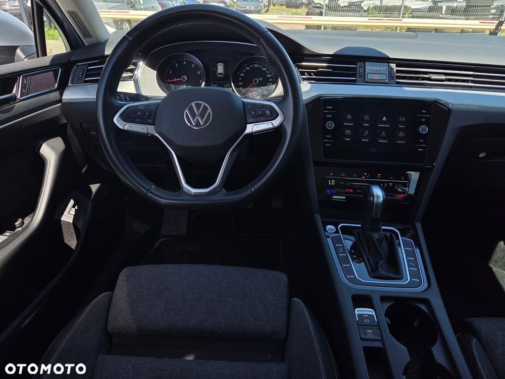 Volkswagen Passat - 14
