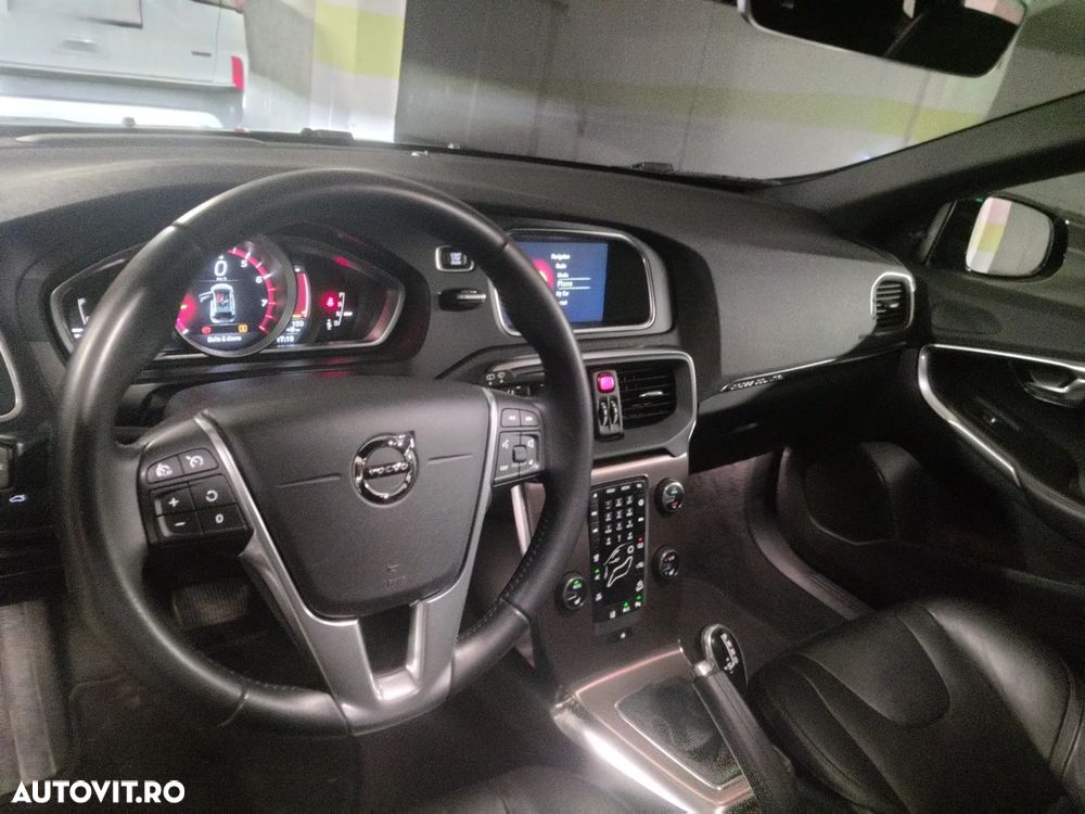 Volvo V40 T5 VEA AWD Aut Momentum - 13