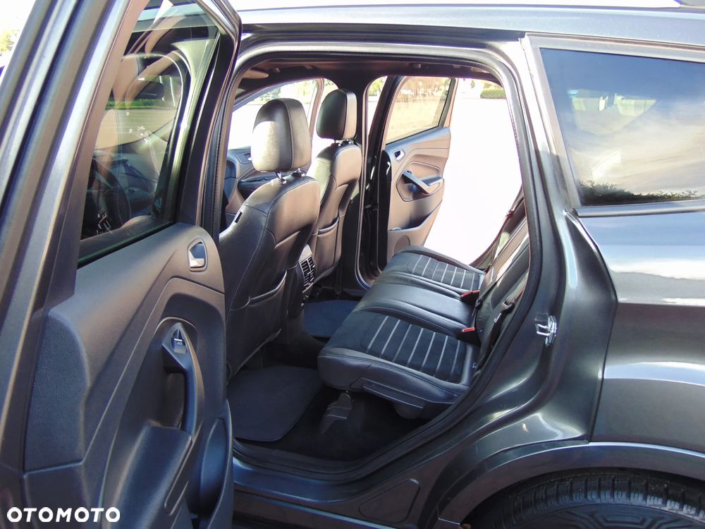 Ford Kuga 2.0 TDCi 2x4 ST-Line - 33