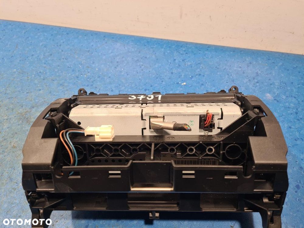 MERCEDES-BENZ W204 C 200 CDI WYŚWIETLACZ RADIA / GPS A20468012319F45 - 6