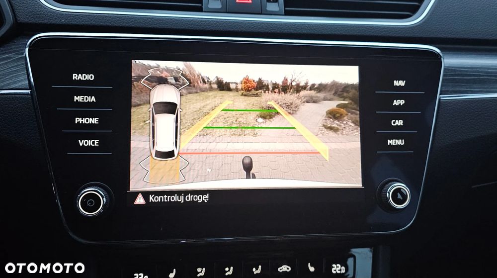 Skoda Superb 2.0 TDI DSG Premium Edition - 10