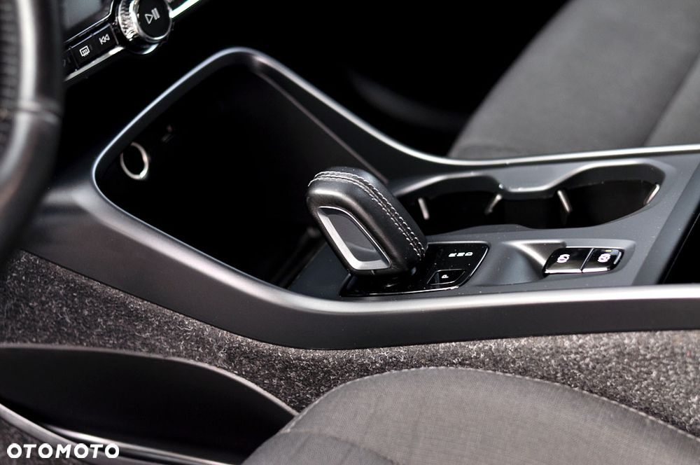 Volvo XC 40 D3 Momentum - 22