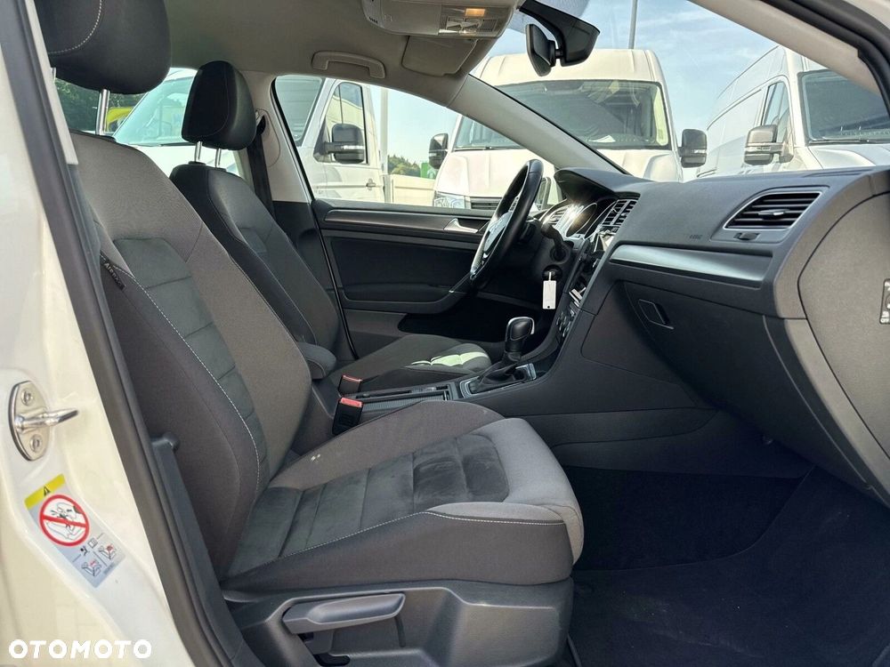 Volkswagen Golf - 21