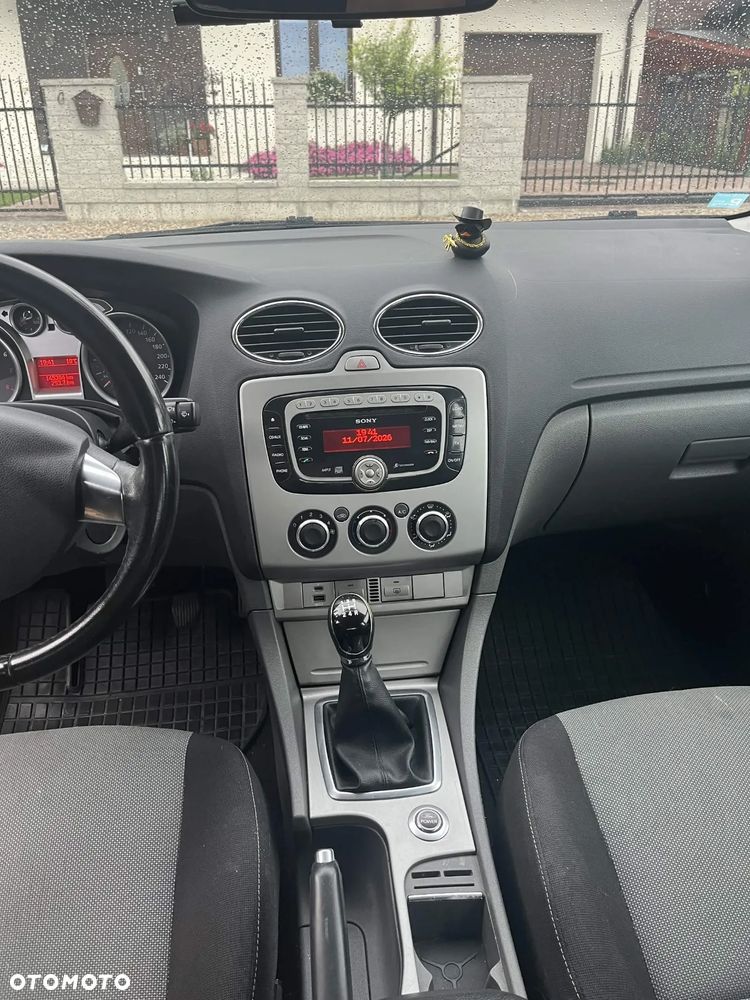 Ford Focus 1.6 Trend - 12