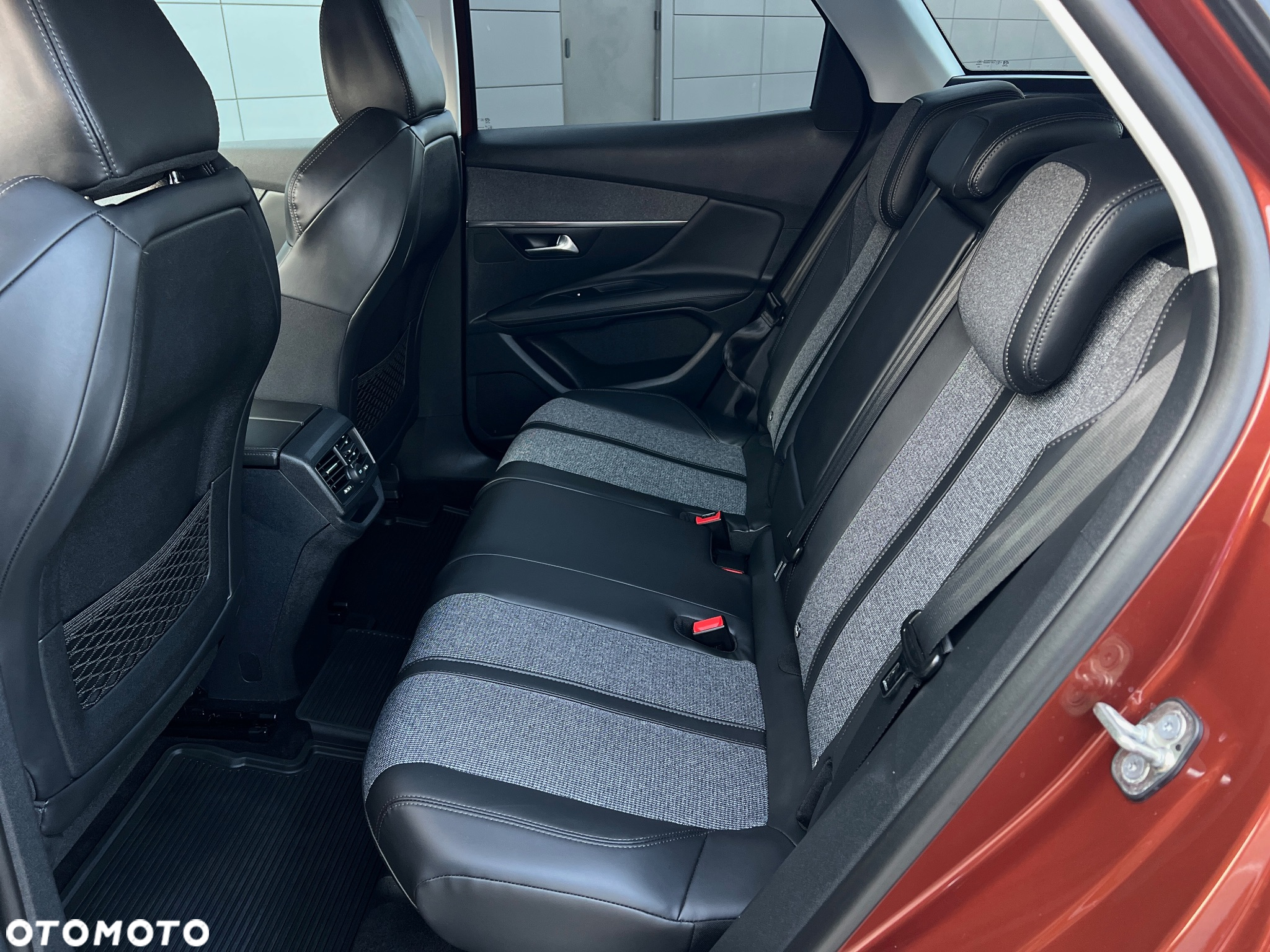 Peugeot 3008 BlueHDi 120 EAT6 Stop & Start Allure - 22
