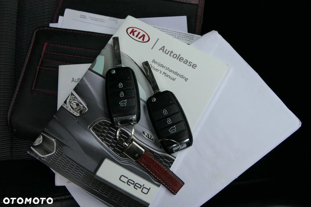 Kia Niro 1.6 GDI HEV 2WD OPF Edition 7 - 17