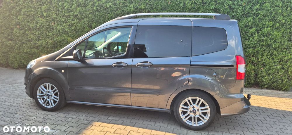 Ford Tourneo Courier - 2
