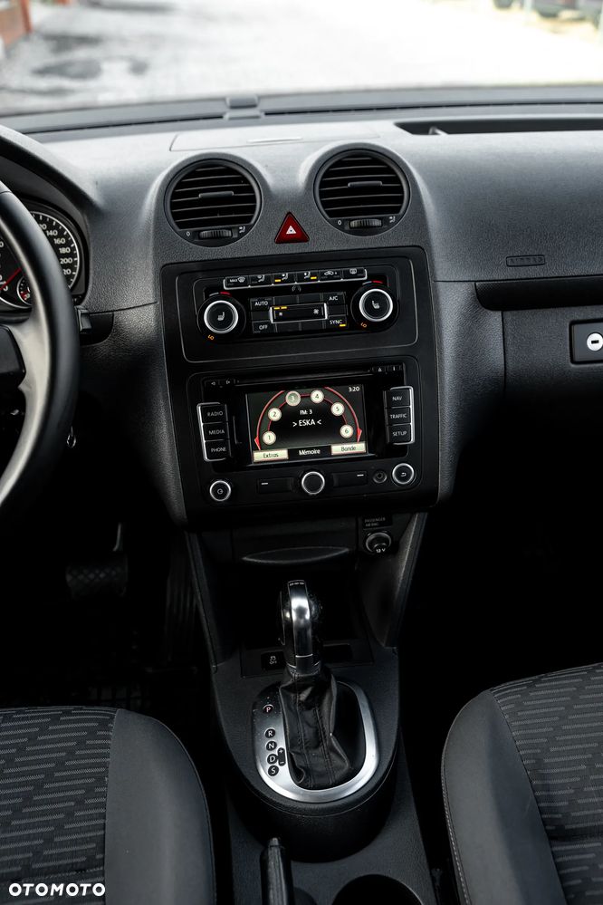 Volkswagen Caddy Maxi Comfortline 4Motion DSG - 32