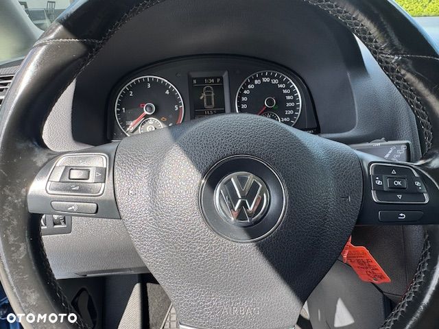 Volkswagen Touran - 15
