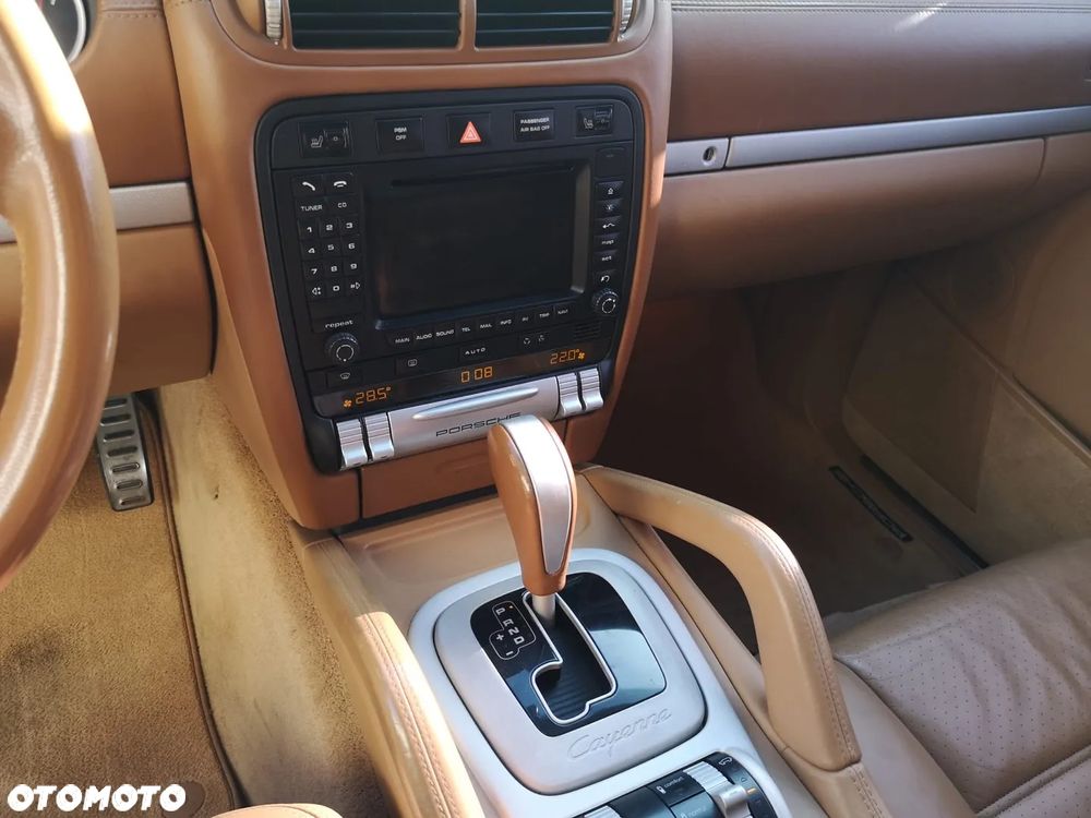 Porsche Cayenne - 27