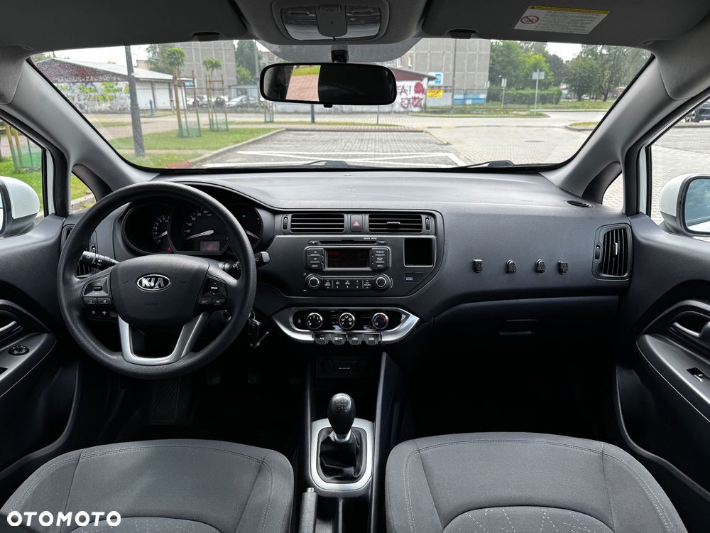 Kia Rio 1.4 L - 9