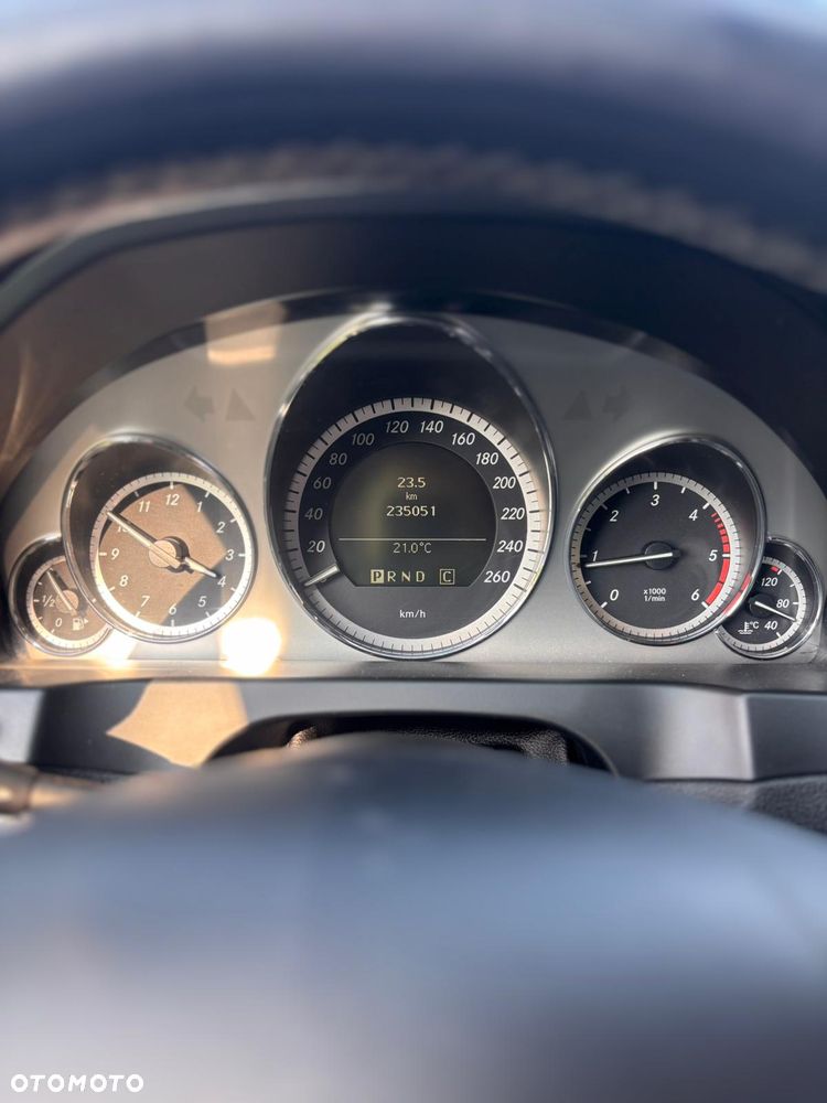 Mercedes-Benz Klasa E 250 CDI 7G-TRONIC - 19