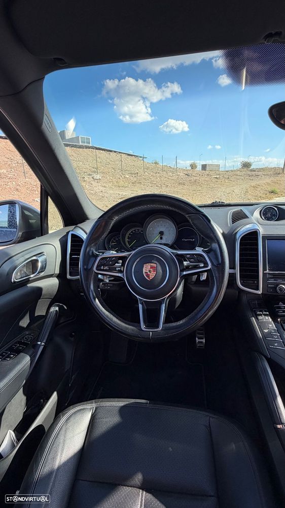 Porsche Cayenne S - 9
