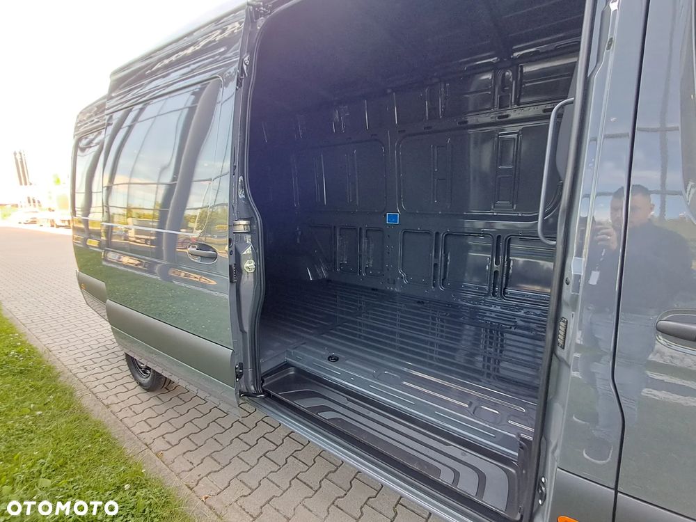 Mercedes-Benz Sprinter 319 CDI Furgon PRO długi 4325 mm L3H2 - 14