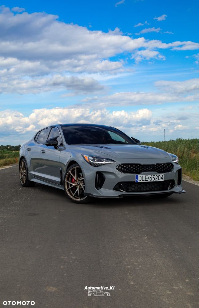 Kia Stinger - 1
