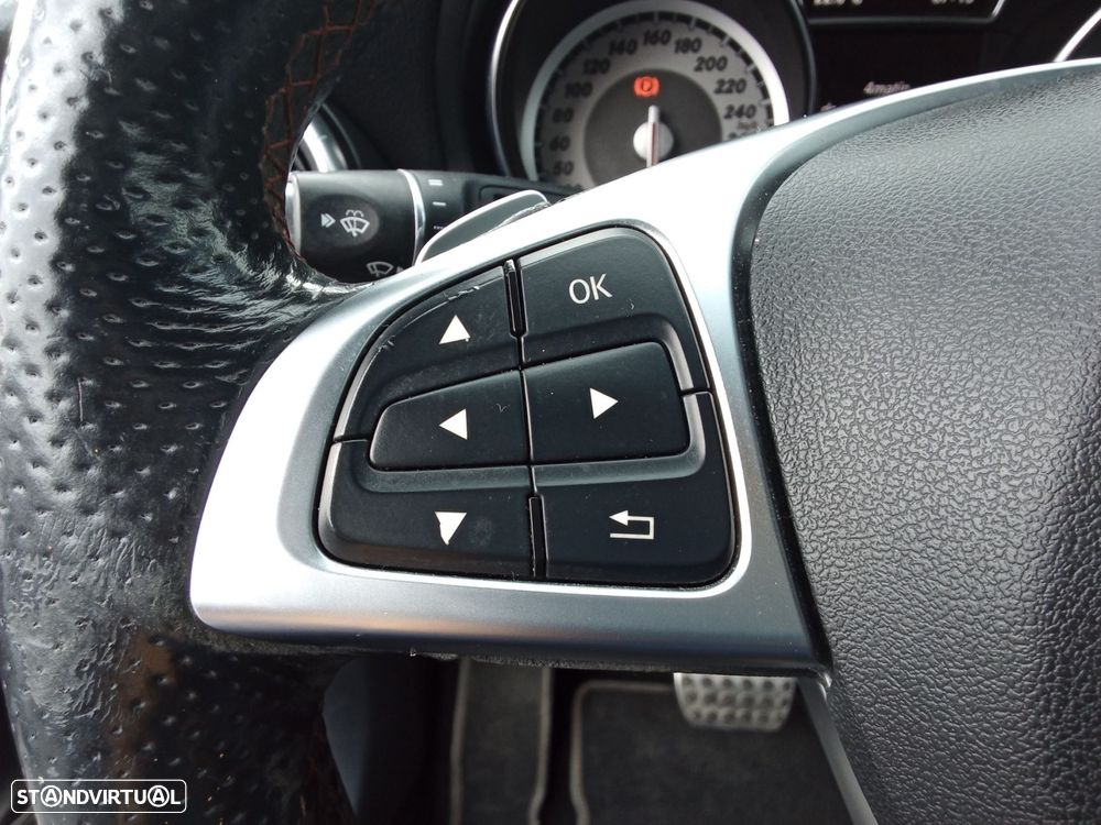 Mercedes-Benz CLA 220 Shooting Brake (CDI) d 4Matic 7G-DCT AMG Line - 18