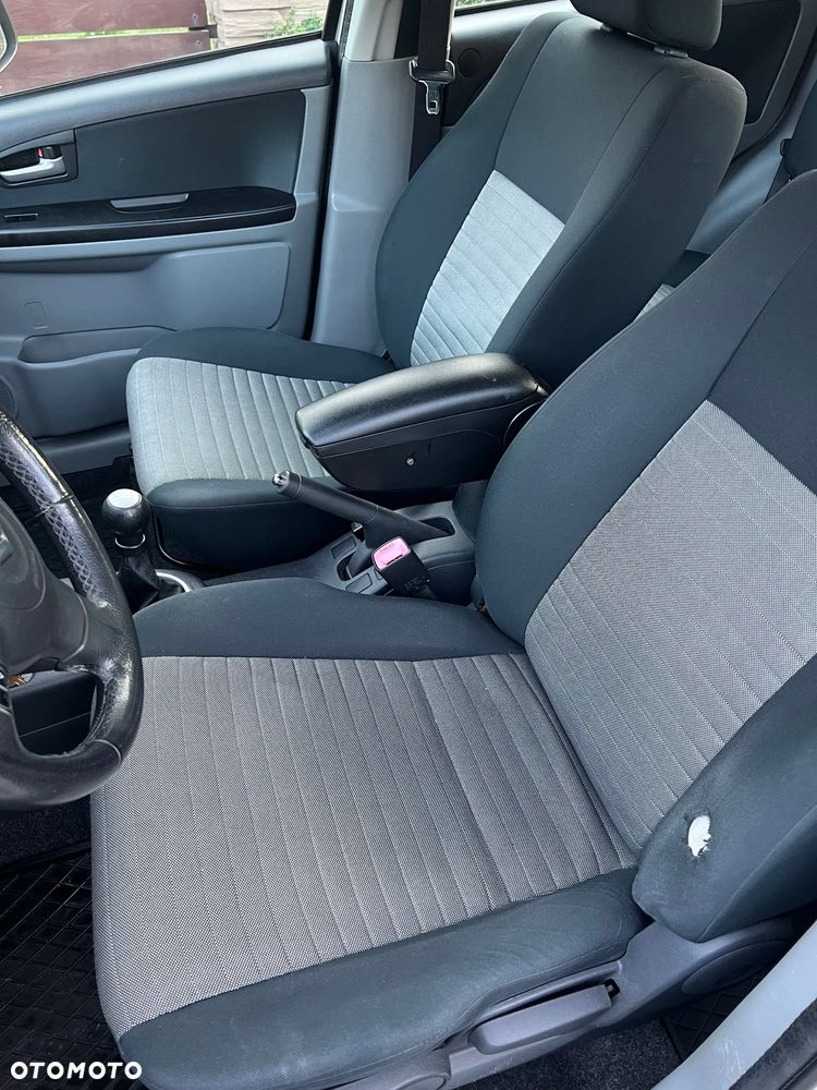 Suzuki SX4 1.5 - 10