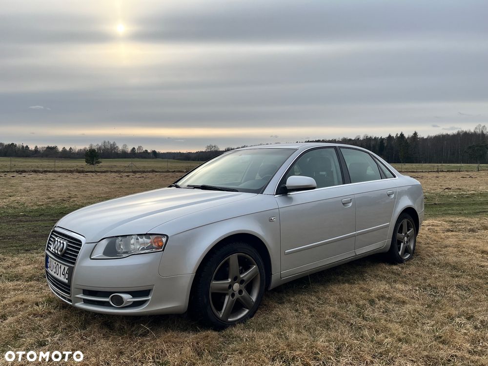 Audi A4 Limousine - 1