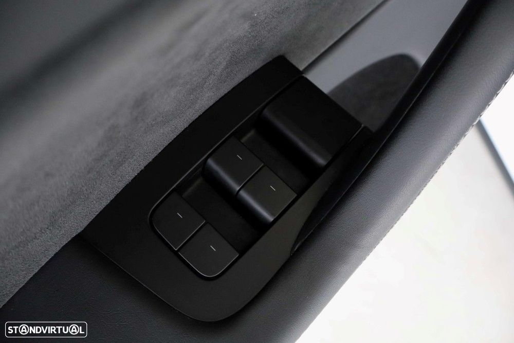 Tesla Model Y Long Range Tração Integral - 13