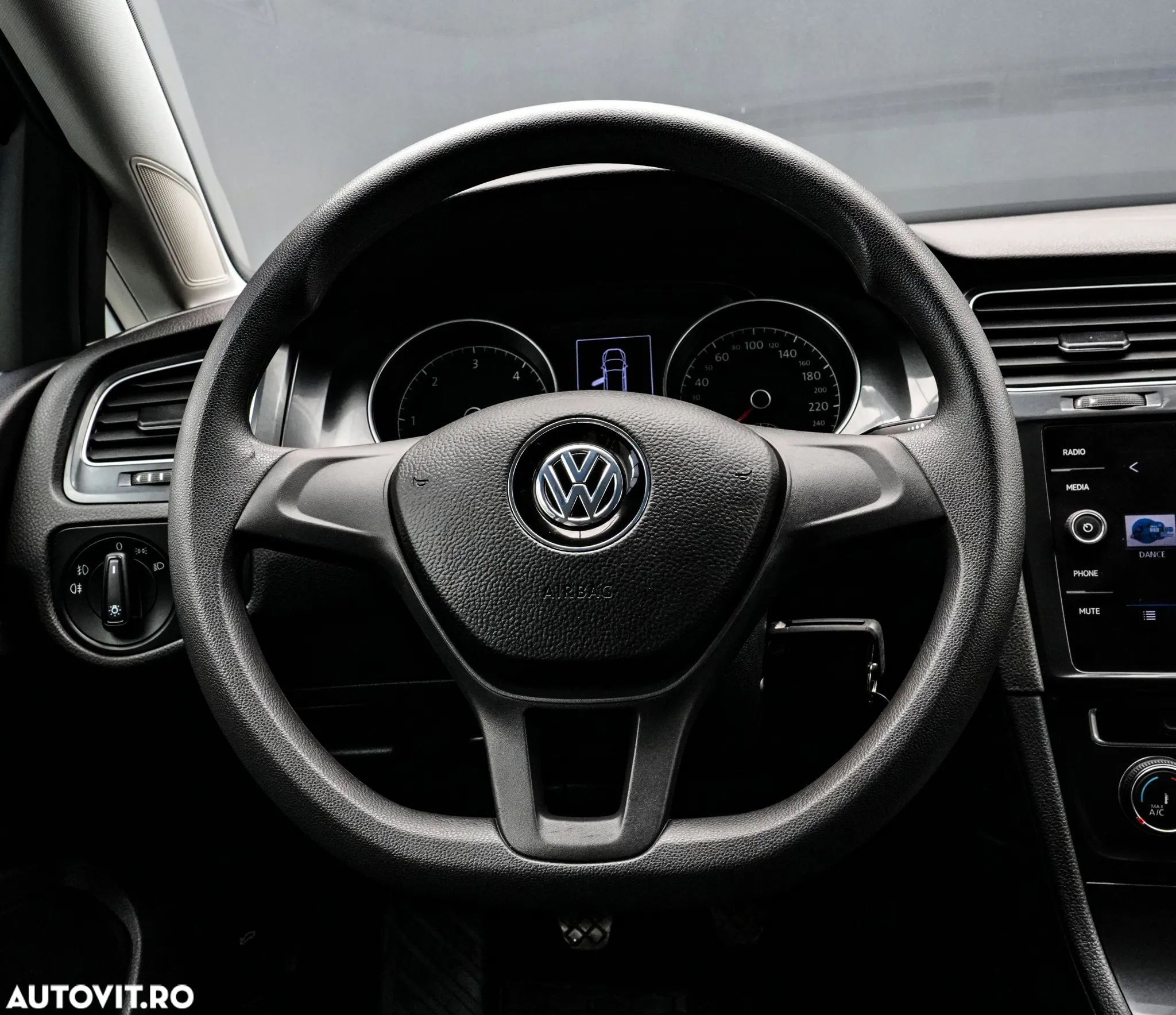 Volkswagen Golf 1.6 TDI Comfortline - 18