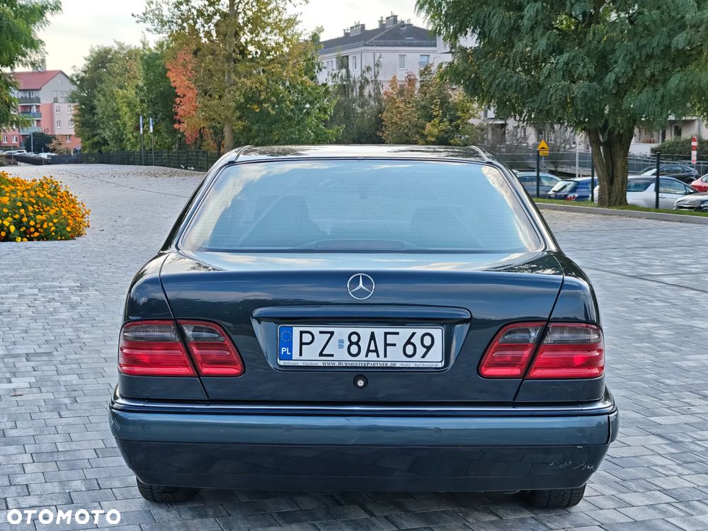 Mercedes-Benz Klasa E - 17