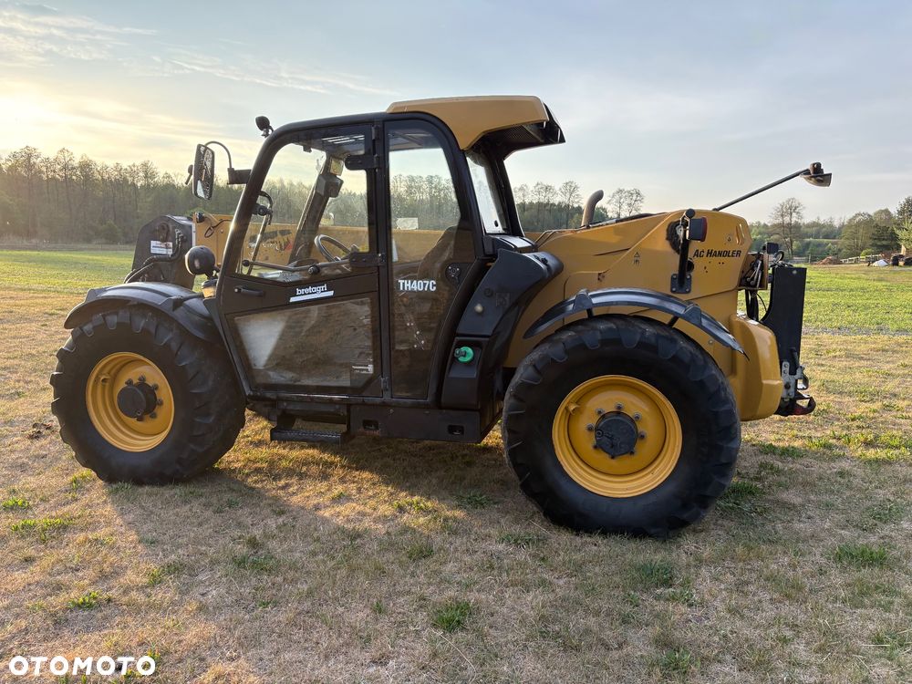 Caterpillar TH407C - 2