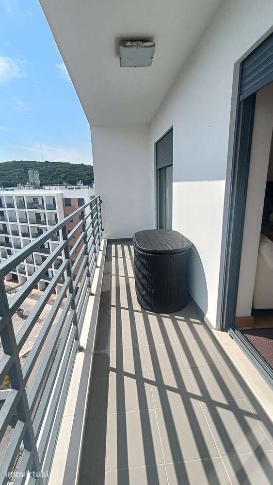 T4 de Luxo | Condomínio Privado | Piscina | Garagem | Carnaxide - Grande imagem: 2/16