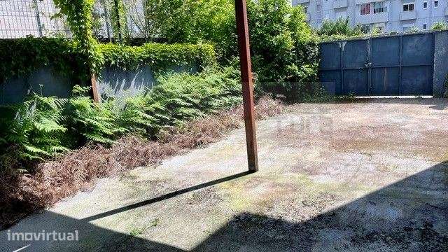 Moradia | Antas | 3 frentes | 2 pisos | Lote 198m2 | Grande Logrado... - Grande imagem: 4/20