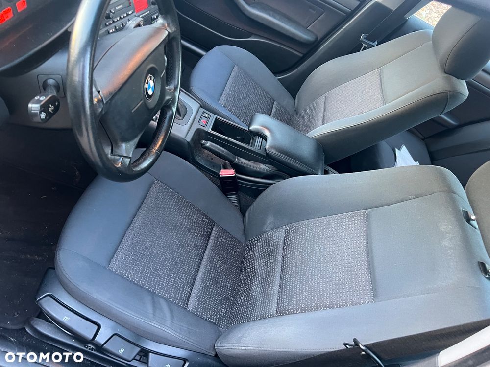 BMW Seria 3 318i - 10