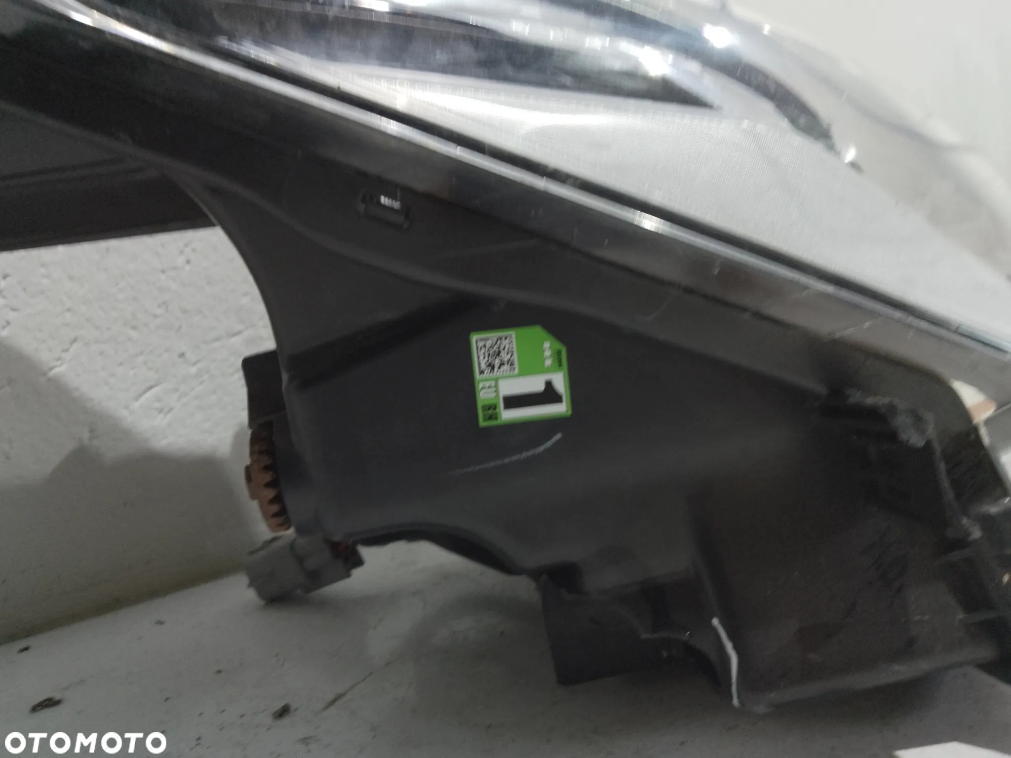 Toyota Aygo II Lift 2018–2022 – Lampa Przednia Prawa LED - 2