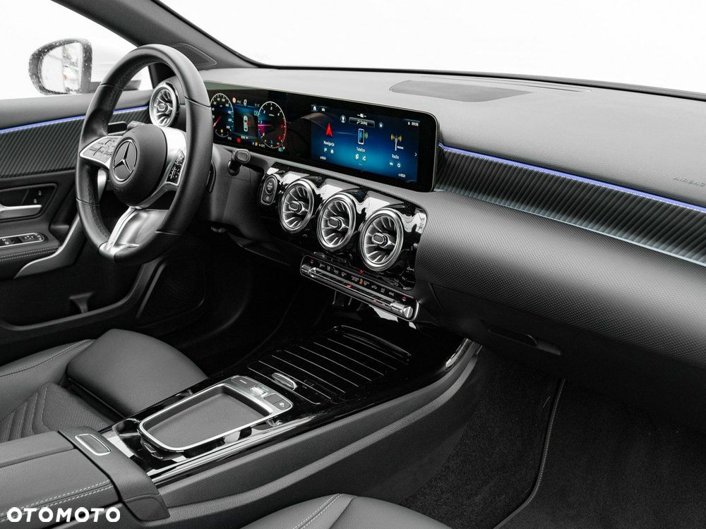 Mercedes-Benz Klasa A 200 d Progressive 8G-DCT - 27