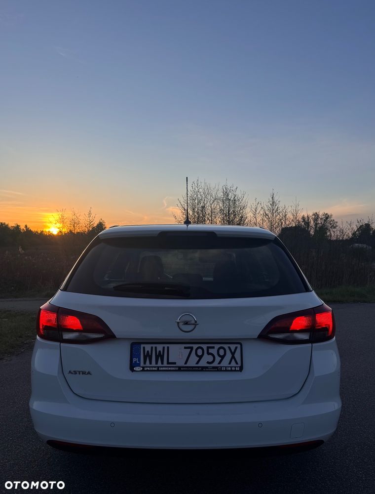 Opel Astra 1.6 CDTI Enjoy S&S - 10