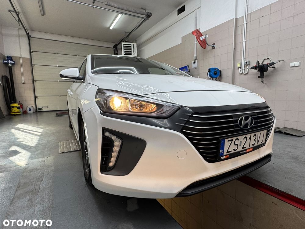 Hyundai IONIQ hybrid Premium - 3