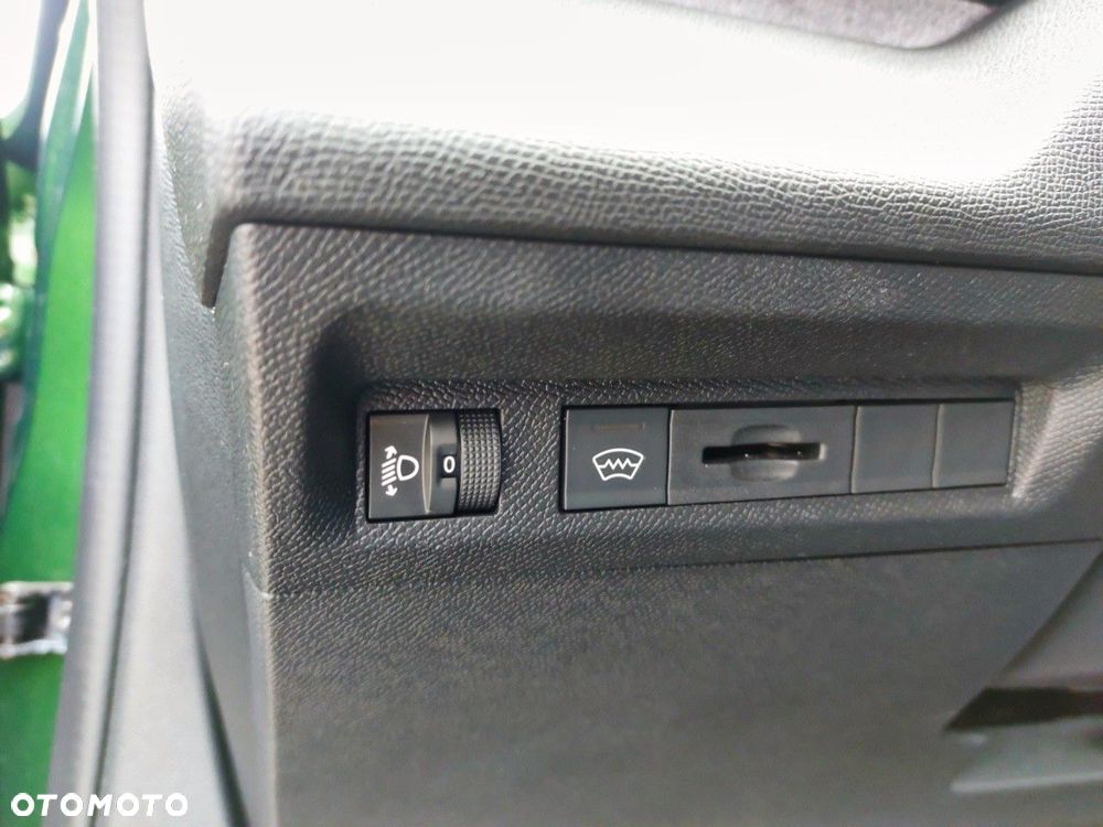 Peugeot 308 1.2 PureTech Allure S&S EAT8 - 15