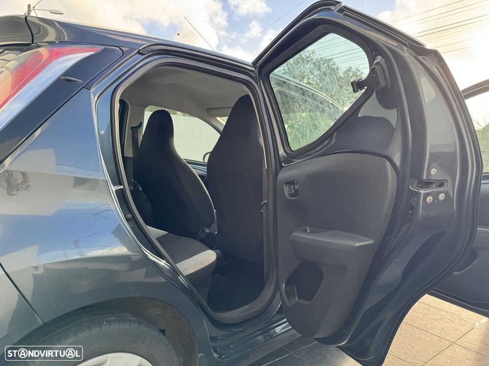 Toyota Aygo 1.0 - 13