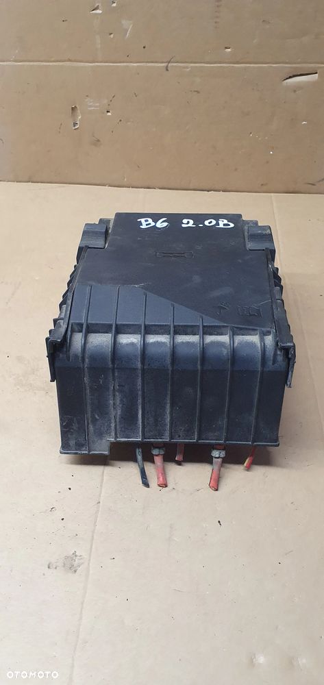 Skrzynka bezpieczników VW Passat B6 3C0937125 1K0937132F - 2