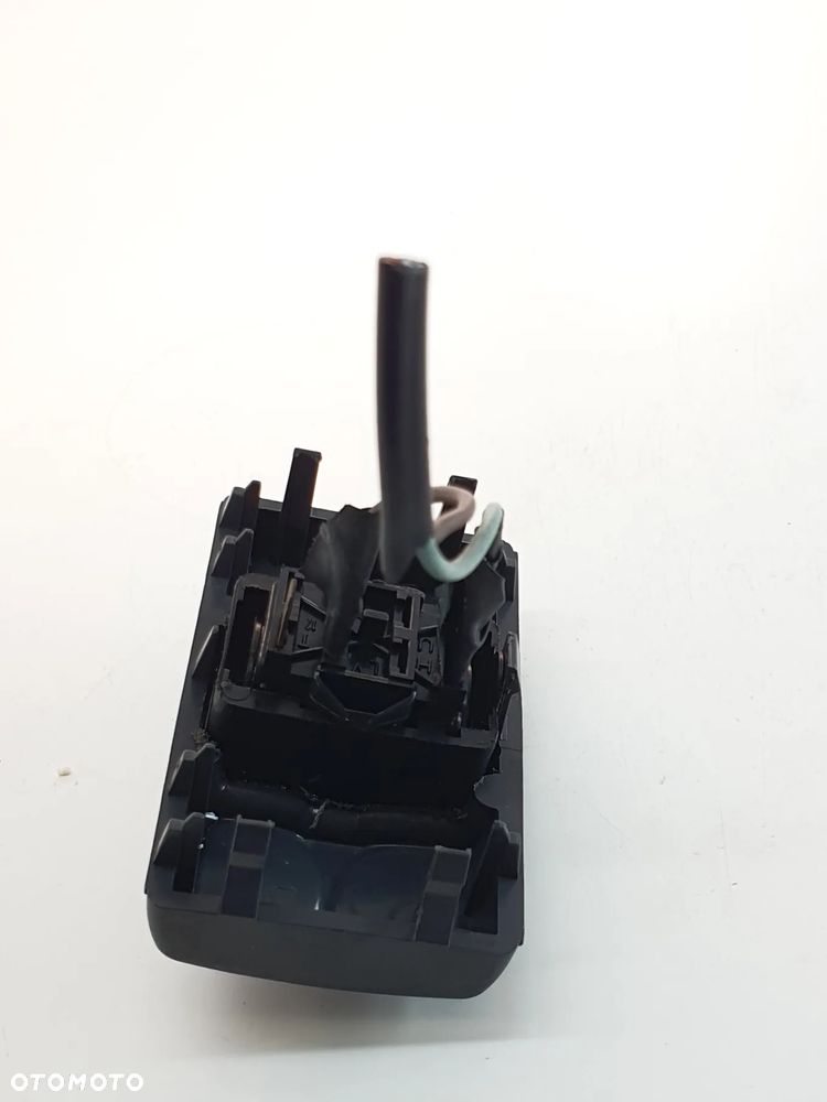 WLACZNIK SWIATLA  PRZELACZNIK  IVECO EUROCARGO - 3