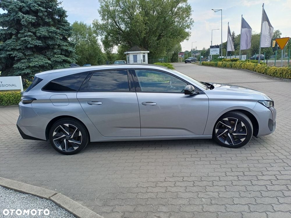 Peugeot 308 - 8