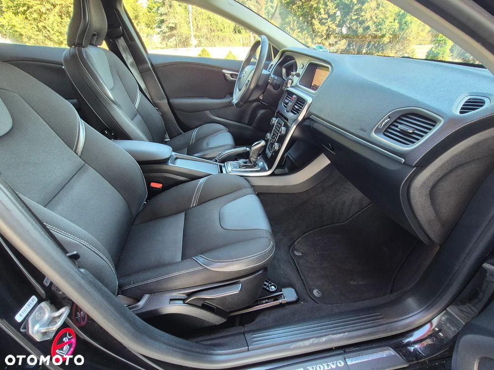 Volvo V40 T3 Geartronic Momentum - 30