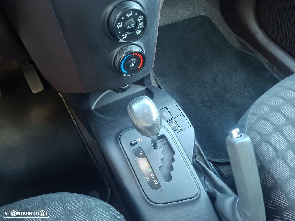 Toyota iQ 1.0 VVT-i 2 MultiDrive - 24