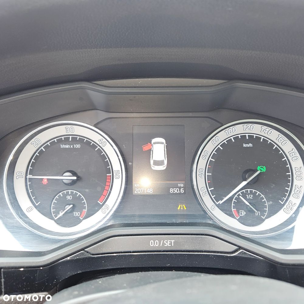 Skoda Superb 2.0 TDI 4x4 L&K DSG - 6