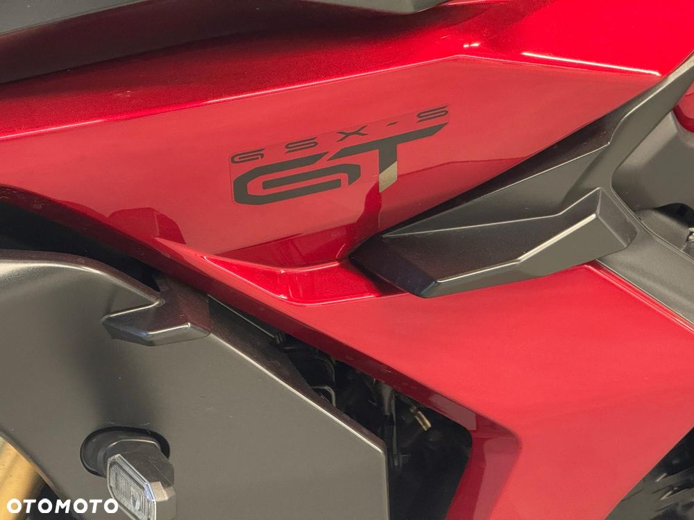 Suzuki GSX - 5