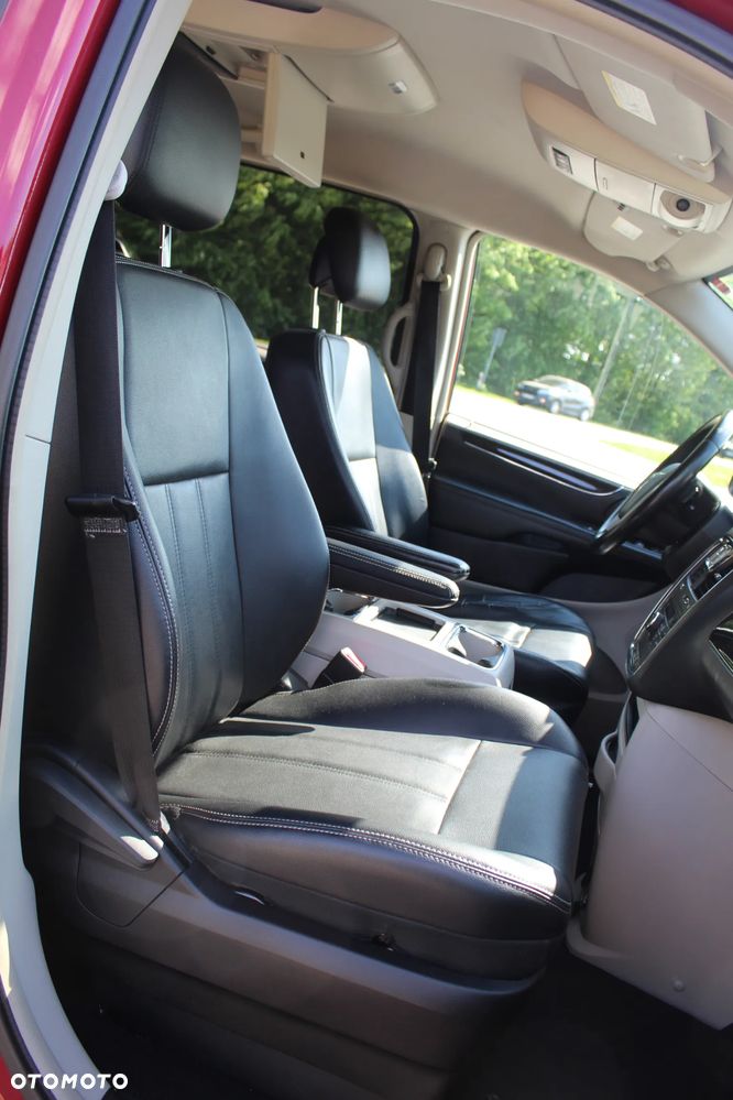 Chrysler Town & Country 3.6 Touring - 19