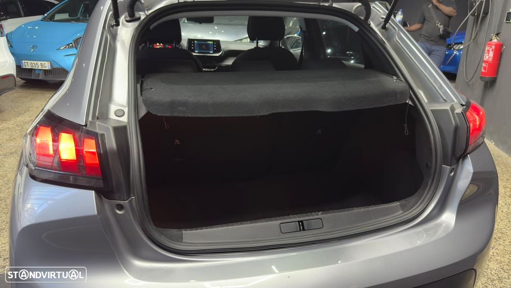 Peugeot e-208 Active Pack — fotografia 16