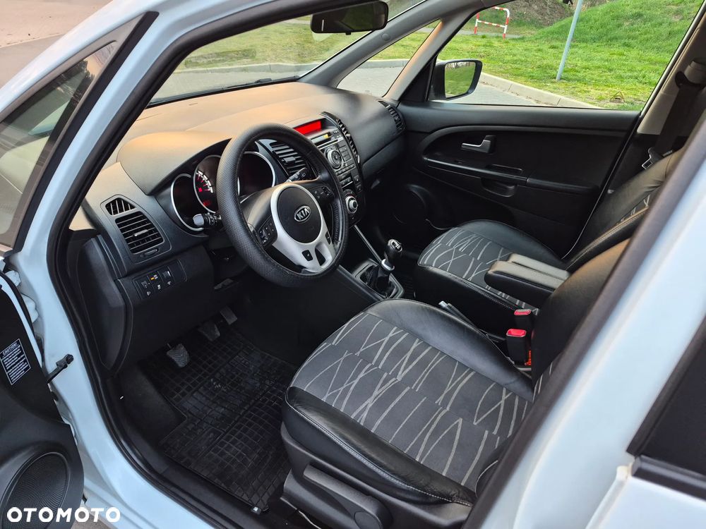 Kia Venga 1.4 CRDi 90 Dream-Team Edition - 6