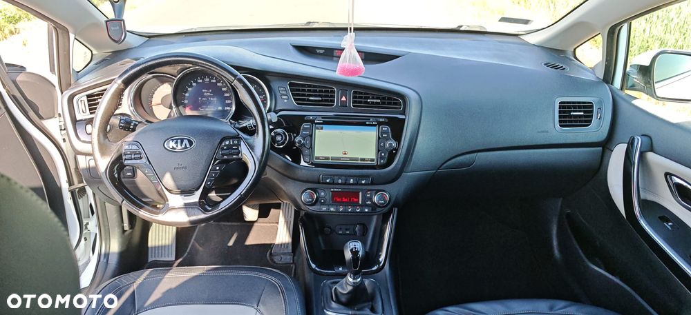 Kia Ceed 1.6 GDI L - 6