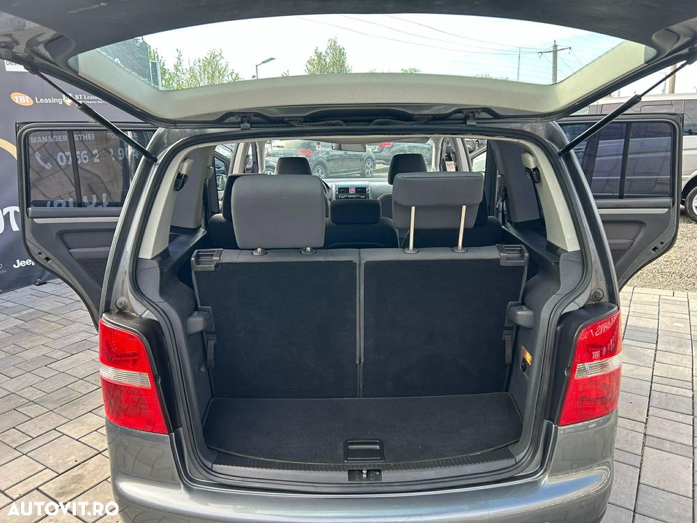Volkswagen Touran - 8