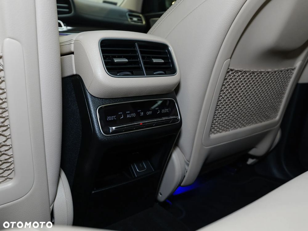 Mercedes-Benz GLS - 37